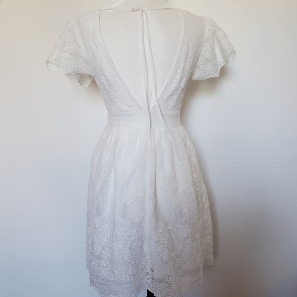 Rebellion White Lace Open Back V Neck Dress - Picture 4 of 11